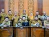 Bupati Subandi Minta Banjir, Jalan Rusak, hingga Sampah di Tulangan Ditangani